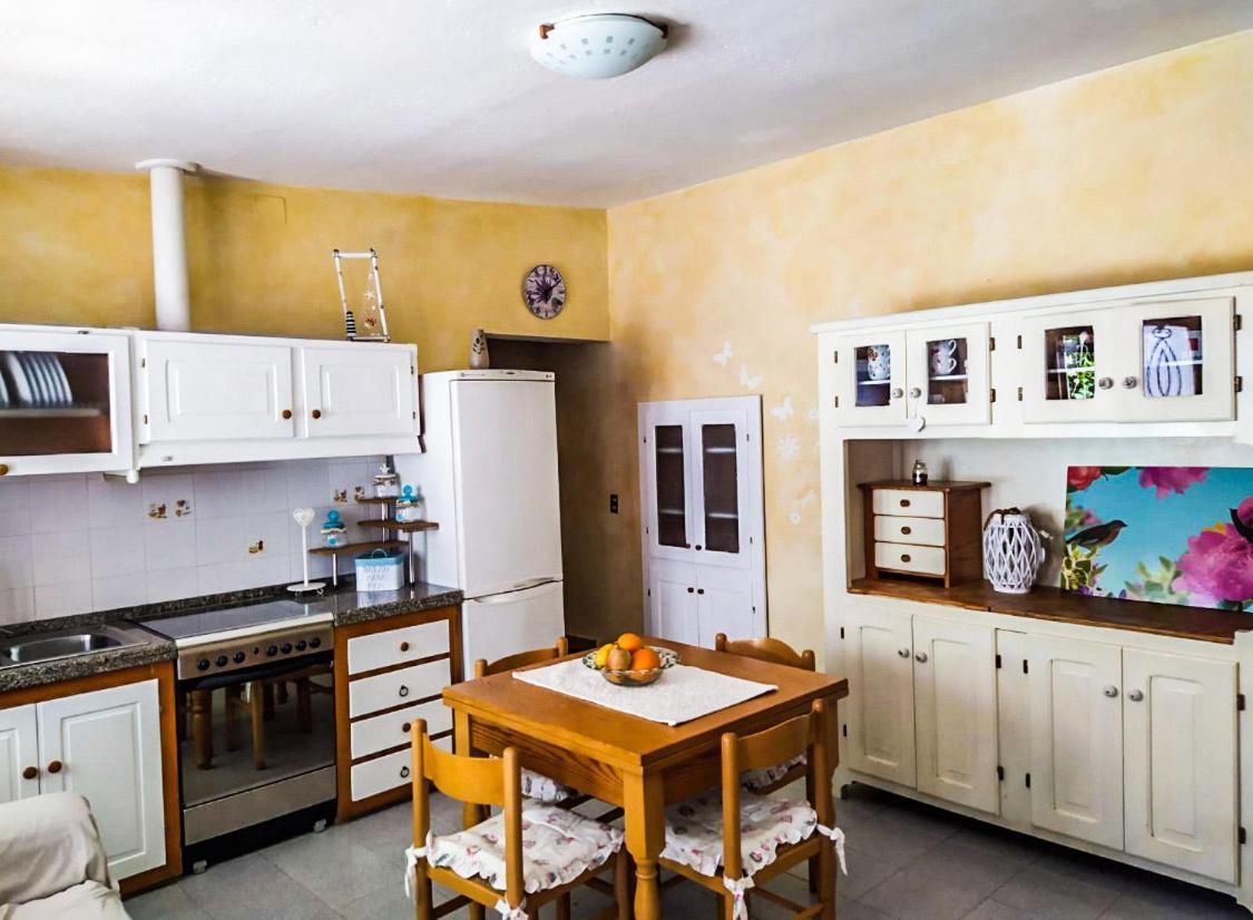 Casa Maddalenina Con Giardino, Vicino Al Mare! Leilighet La Maddalena  Eksteriør bilde
