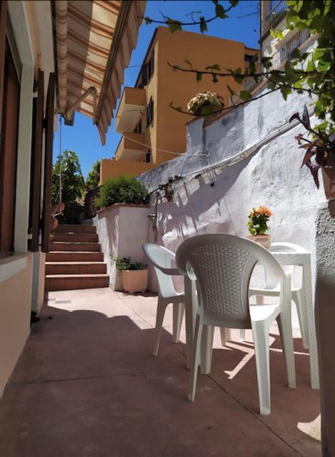 Casa Maddalenina Con Giardino, Vicino Al Mare! Leilighet La Maddalena  Eksteriør bilde